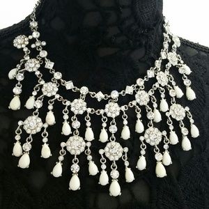 B2G1 Amazing Crystal Necklace